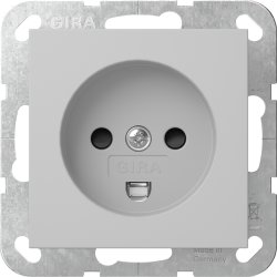 Gira stikkontakt med dansk jord